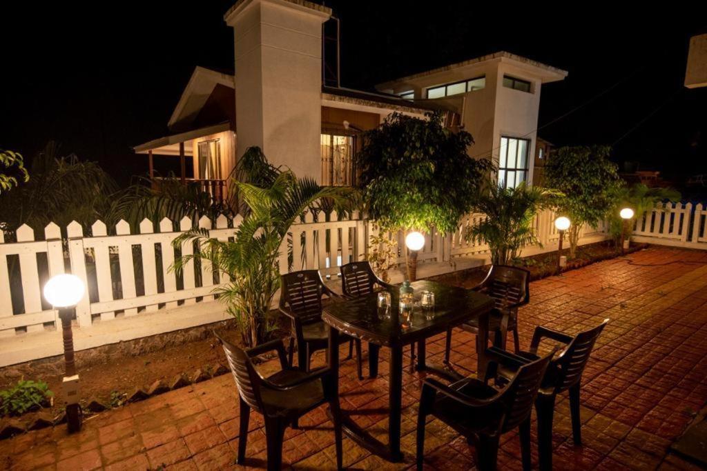 Paramount 3 Ac Bedrooms Hall Garden With Lake View Panchgani Exterior foto